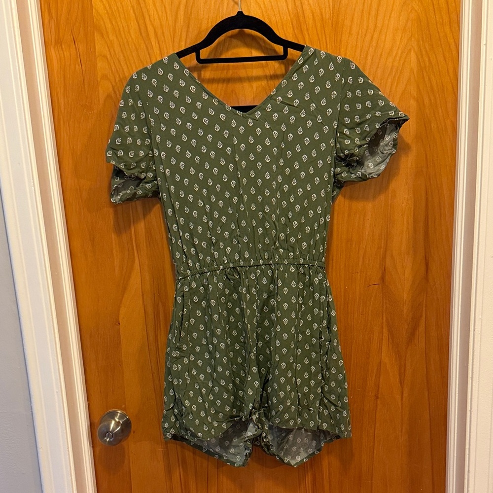 Old Navy Green Patterned Romper